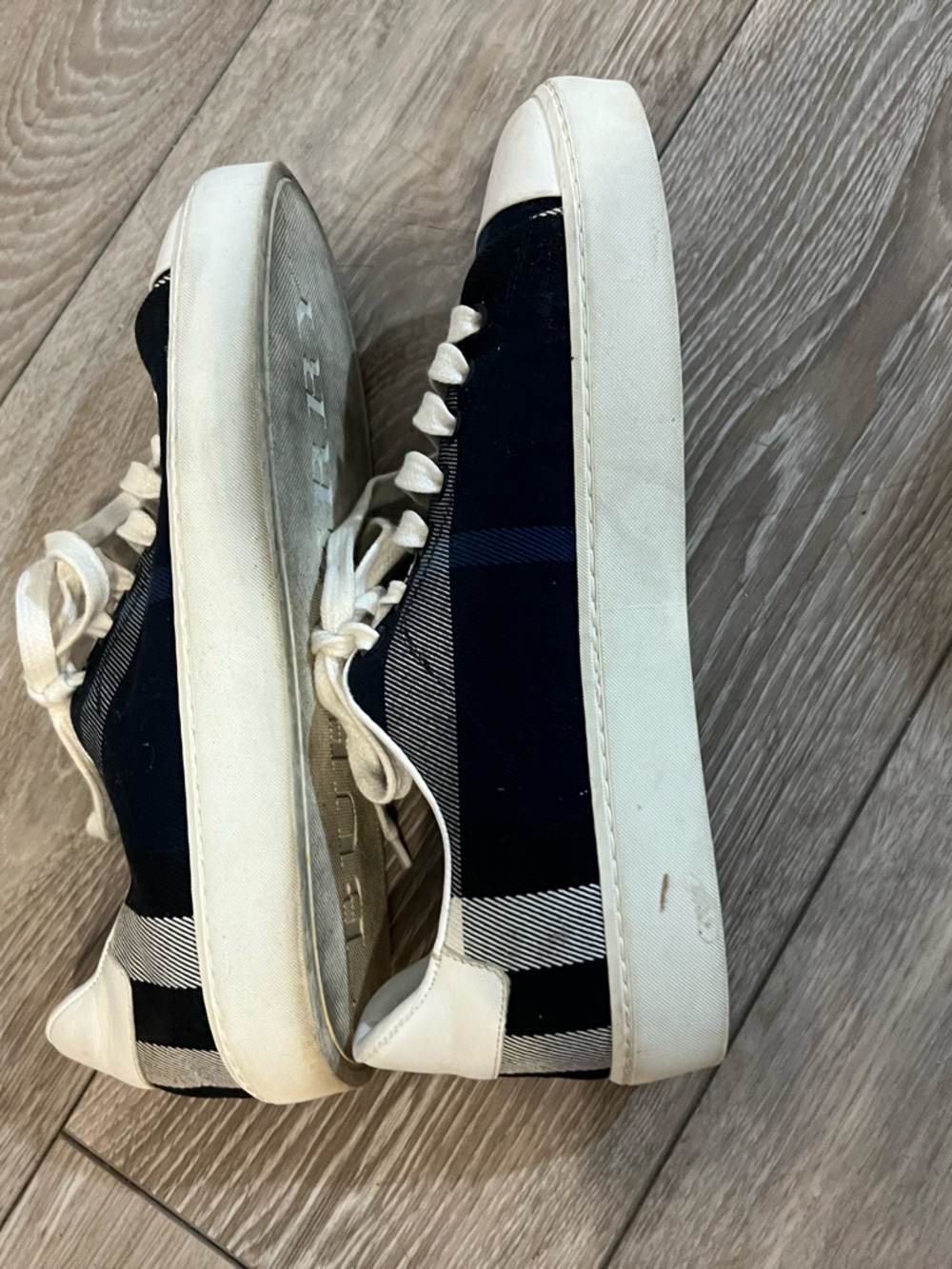 Burberry Women's Plaid Low-Top Sneakers in Navy and White 37.5 - Picture 7 of 9